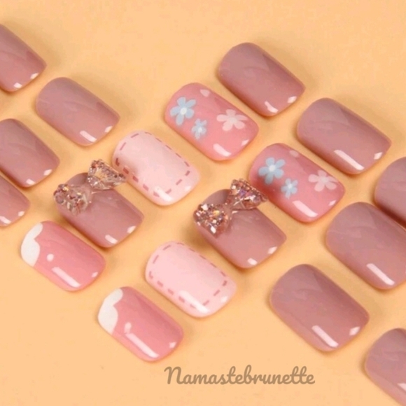 3D Bows & Flowers Press On Nails - Picture 2 of 9